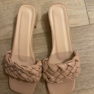 Braided design chunky mules